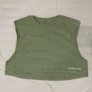 Alphalete Athletics
Heavy Cotton Cropped Cutoff